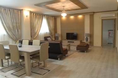 Luxury 03 Bedroom Apartment - Bonapriso, Douala 2