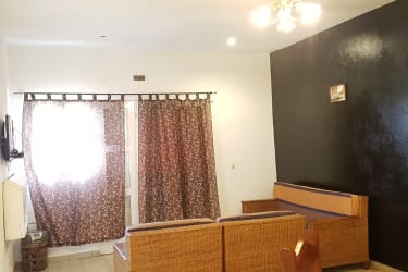 Très beau studio meublé DA - Yaounde, Omnisport 3