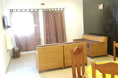 Très beau studio meublé DA - Yaounde, Omnisport 4