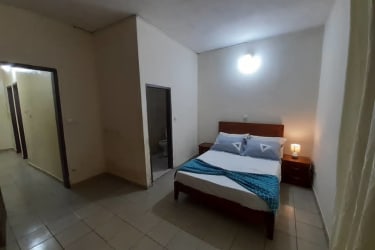 Bel appartement 03 chambres et 2 douches (Magnike's Mendong) 4