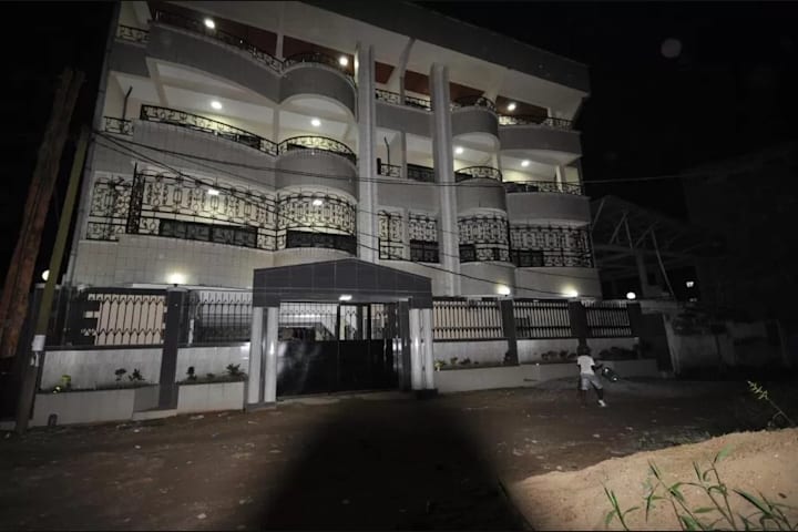 LINE - RESIDENCE 2