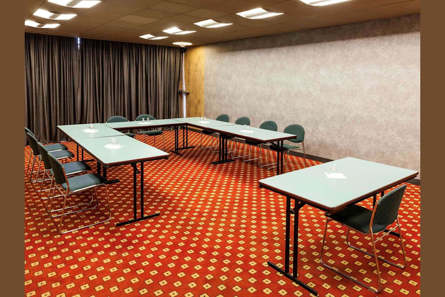Ibis Douala 13