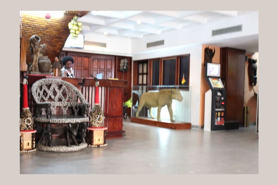 LEWAT HOTEL 3