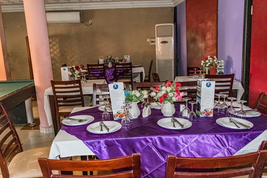 HOTEL LE CHATEAU 5