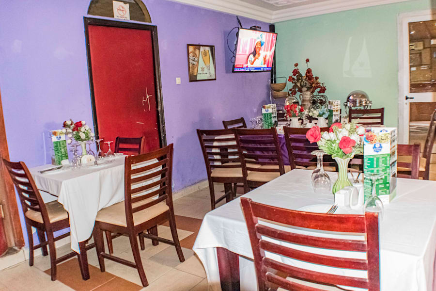 HOTEL LE CHATEAU 6