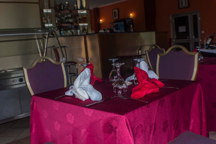 PENINSULA HOTEL SARL 19
