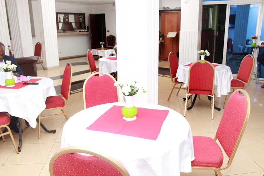 Hôtel le Diplomate 8