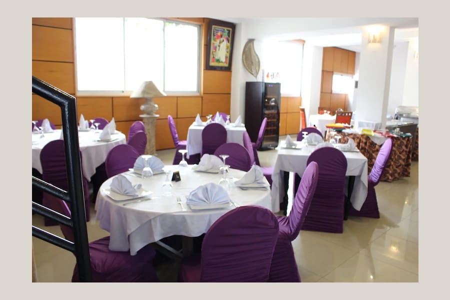 LEWAT HOTEL 5