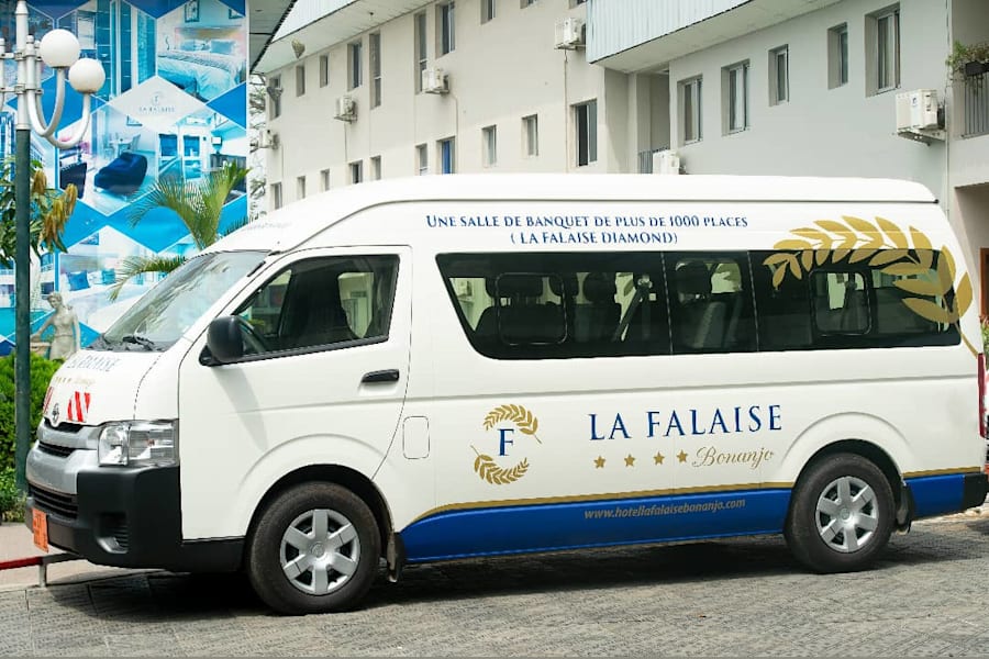 Hotel La Falaise Bonanjo 18