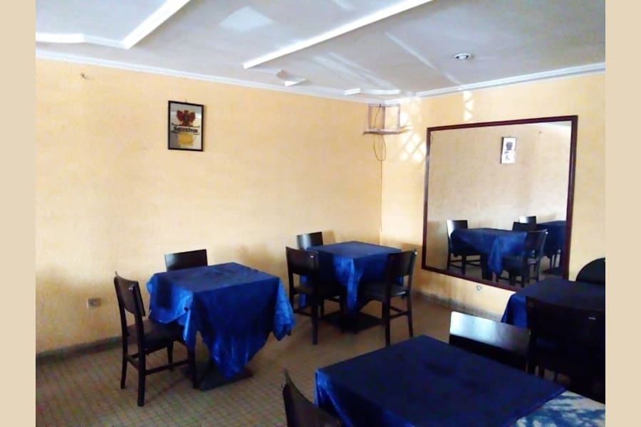 Prestige Hotel (Biyem-Assi) 8