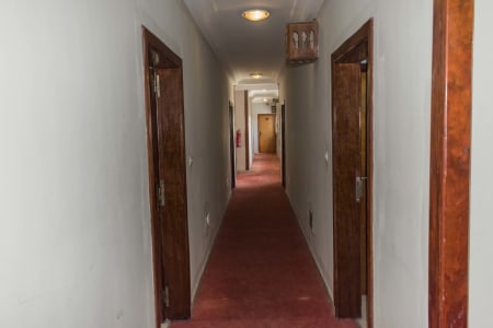 PENINSULA HOTEL SARL 4
