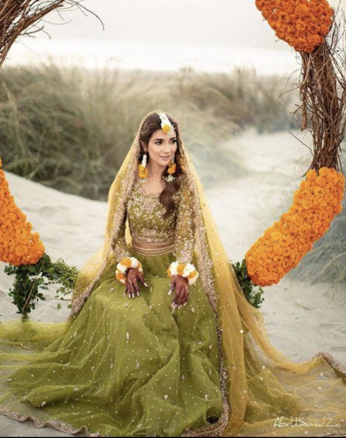 Best Dress Colors for Mehndi & Mayun — picture 4