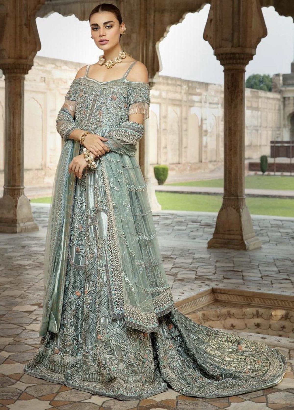 Best Dress Colors for Mehndi & Mayun — picture 14