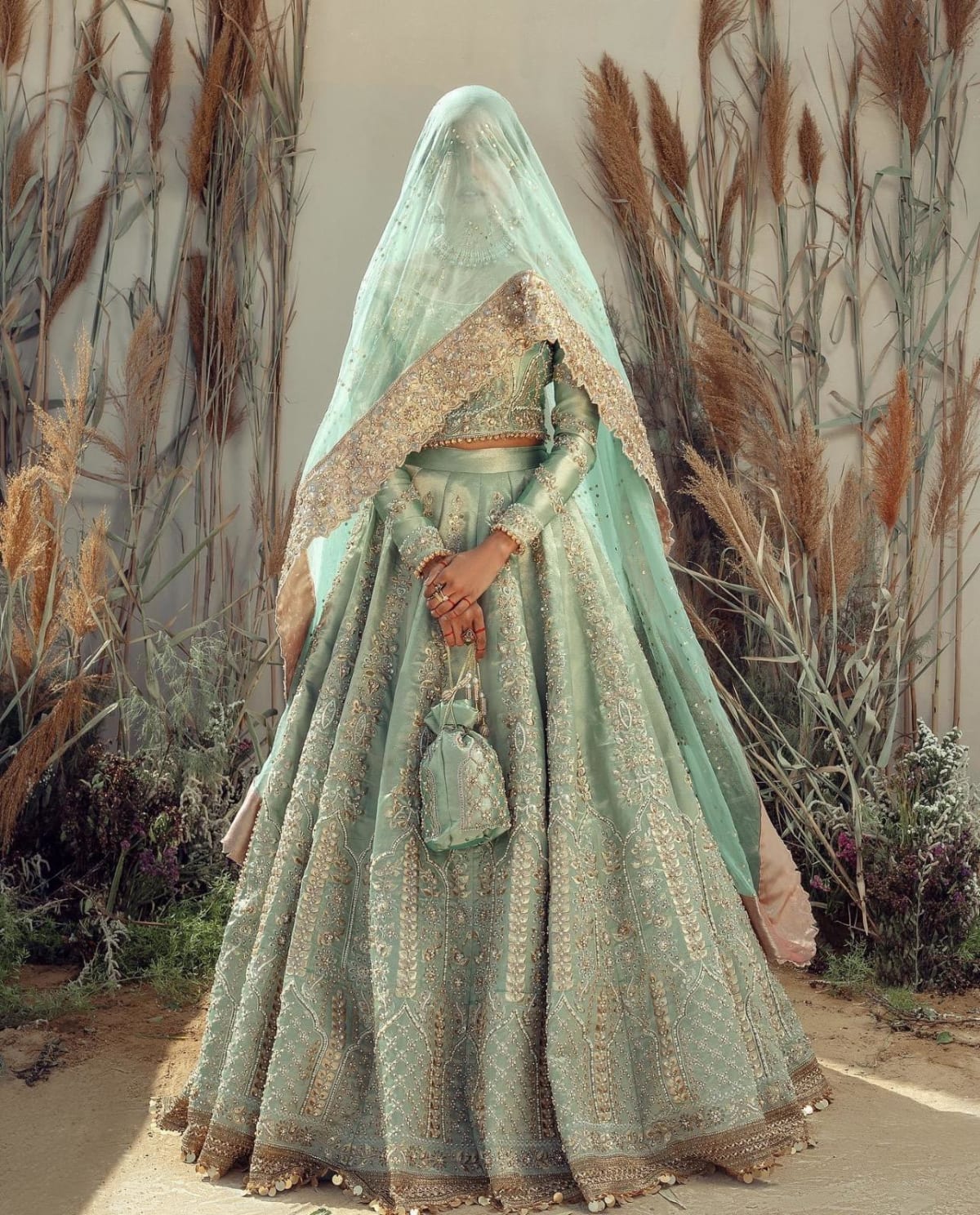 Best Dress Colors for Mehndi & Mayun — picture 17