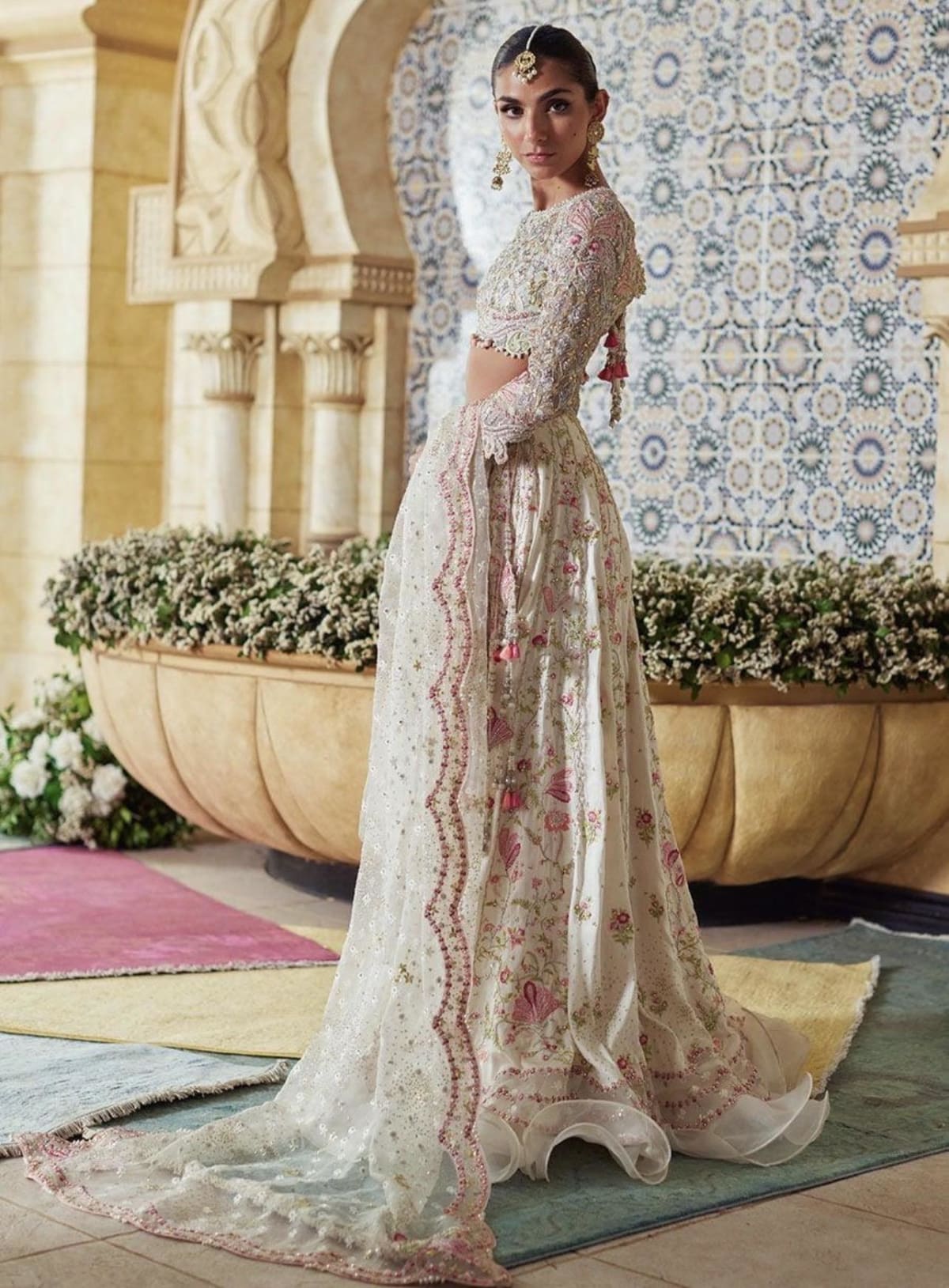 Best Dress Colors for Mehndi & Mayun — picture 18