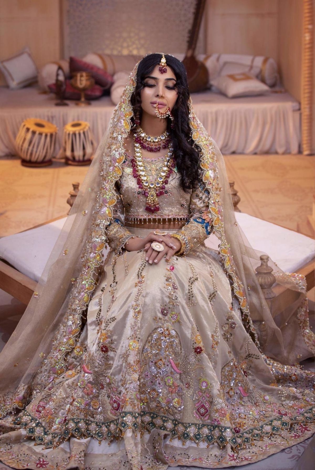 Best Dress Colors for Mehndi & Mayun — picture 20