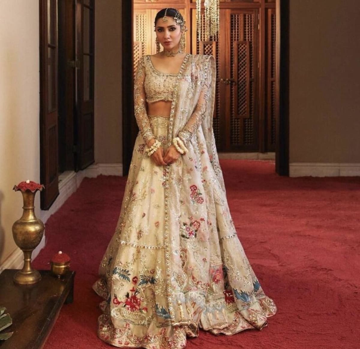 Best Dress Colors for Mehndi & Mayun — picture 21