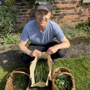 Wild Food Foraging Experience in Manchester