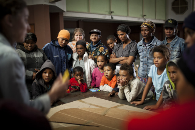 Sydelle Willow Smith Farmworkers learning how to make solar cookers out of cardboard and chip packets after watching a Sunshine Cinema DIY Film