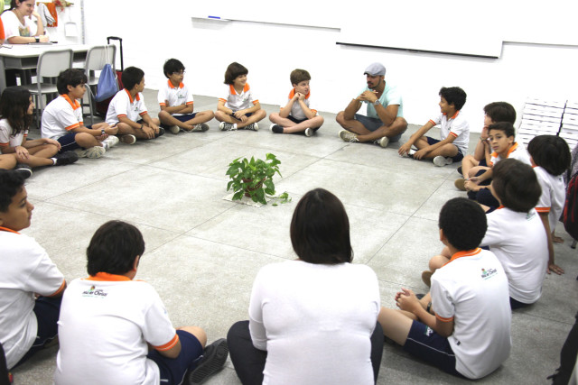 Maria do Ceo Bate-papo sobre Sustentabilidade com as crianças da Escola Mather Christ