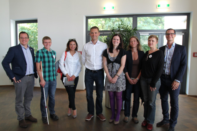 SOCIAL FRIENDS 2016: Group picture with Modul University and SOCIAL FRIENDS officials after presenting SOCIAL FRIENDS to students. Students helped to write event reports with SOCIAL FRIENDS athletes and in the field of event promotion activities.