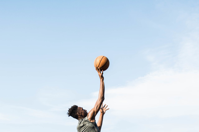 Reginald Thomas II Reginald Thomas' stunning cover image for The City That Hoops