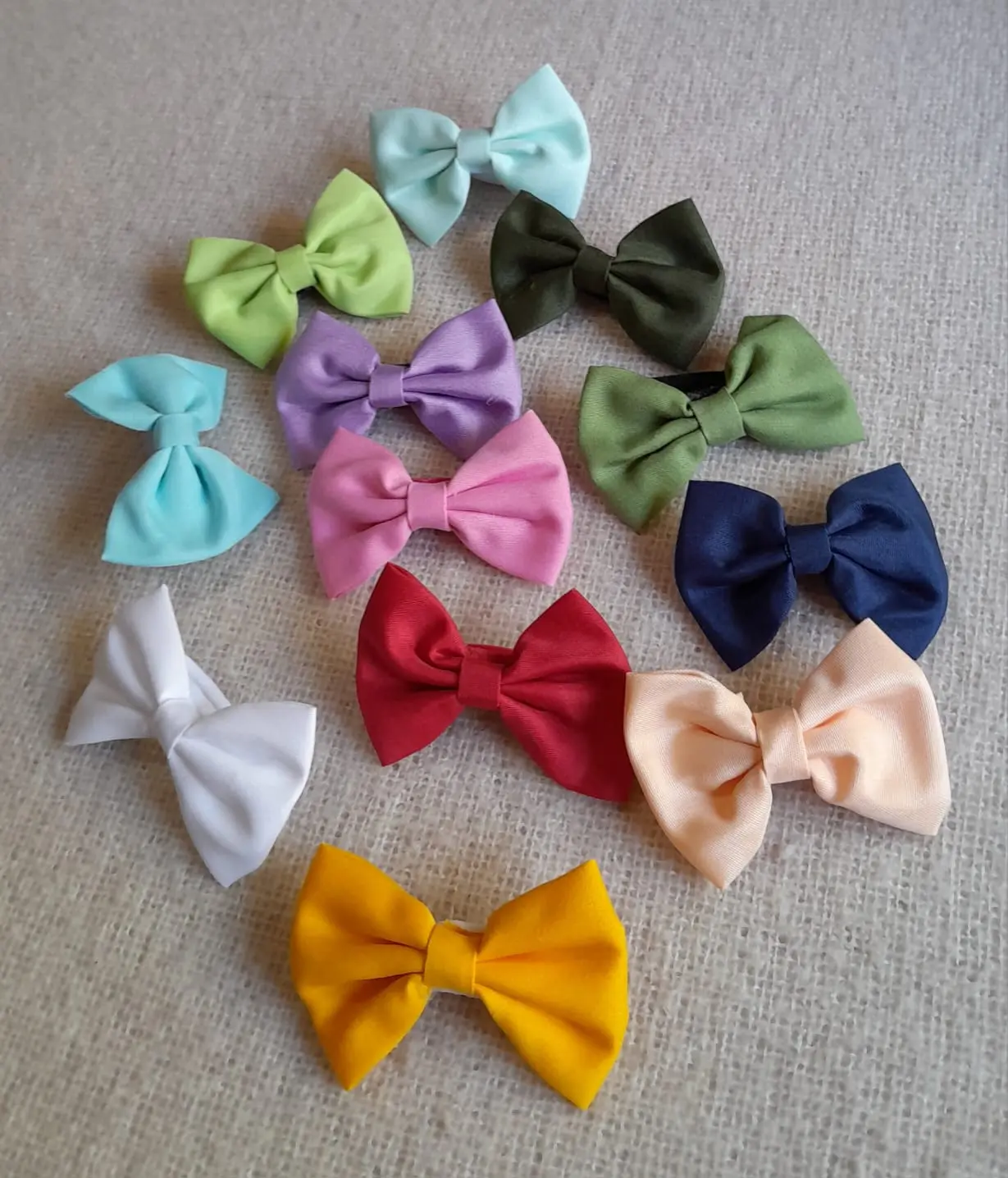 Colita Con Moño Chico Liso