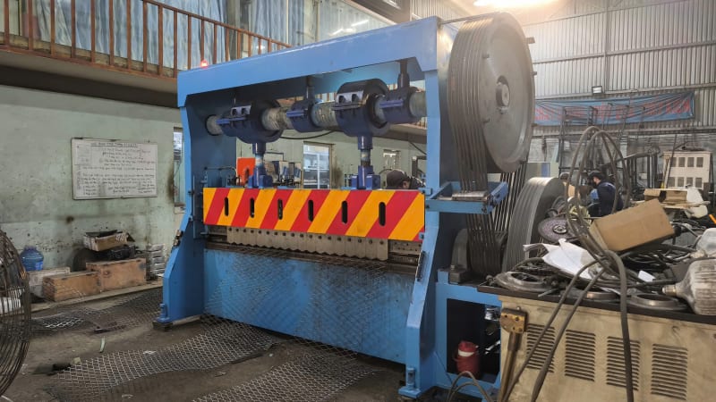 MÁY DẬP LƯỚI MẮT CÁO