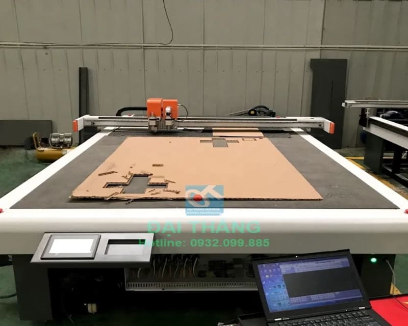 MÁY CẮT GIẤY CATON CNC