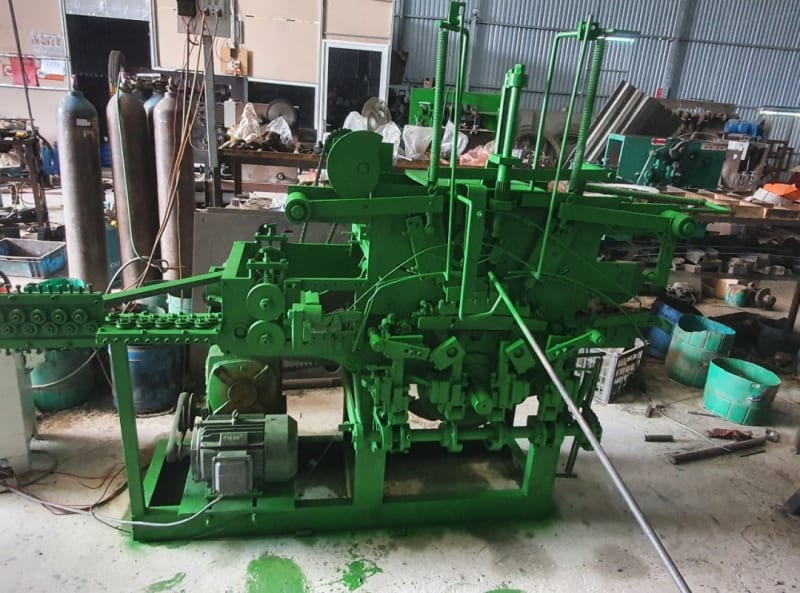 Máy Làm Móc Áo Tự Động Bằng Dây Thép