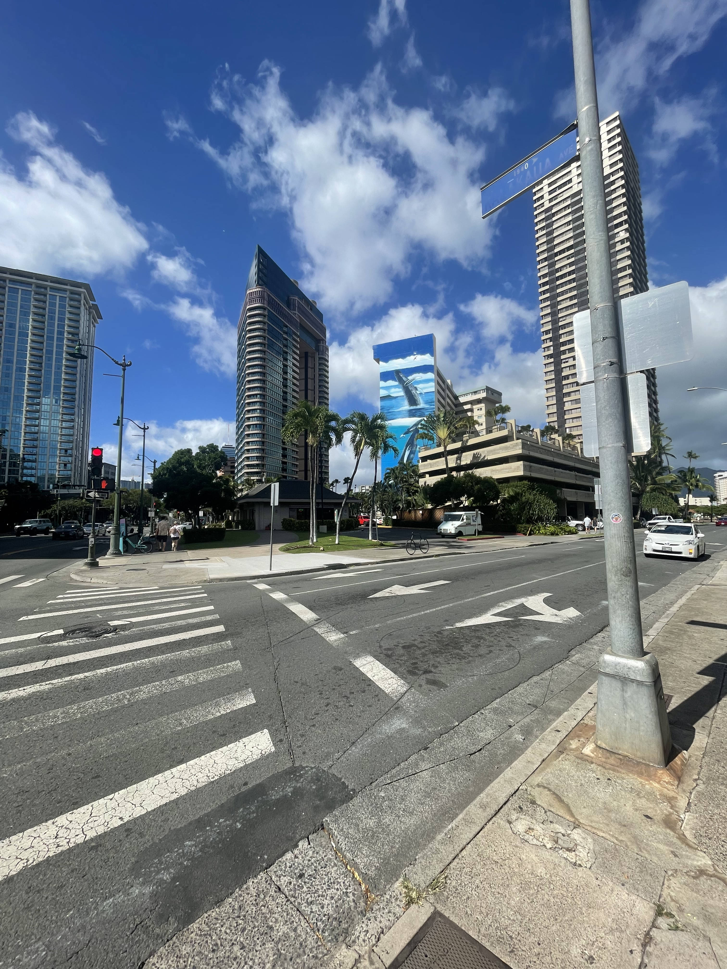 Honolulus Skyline auf dem Schulweg