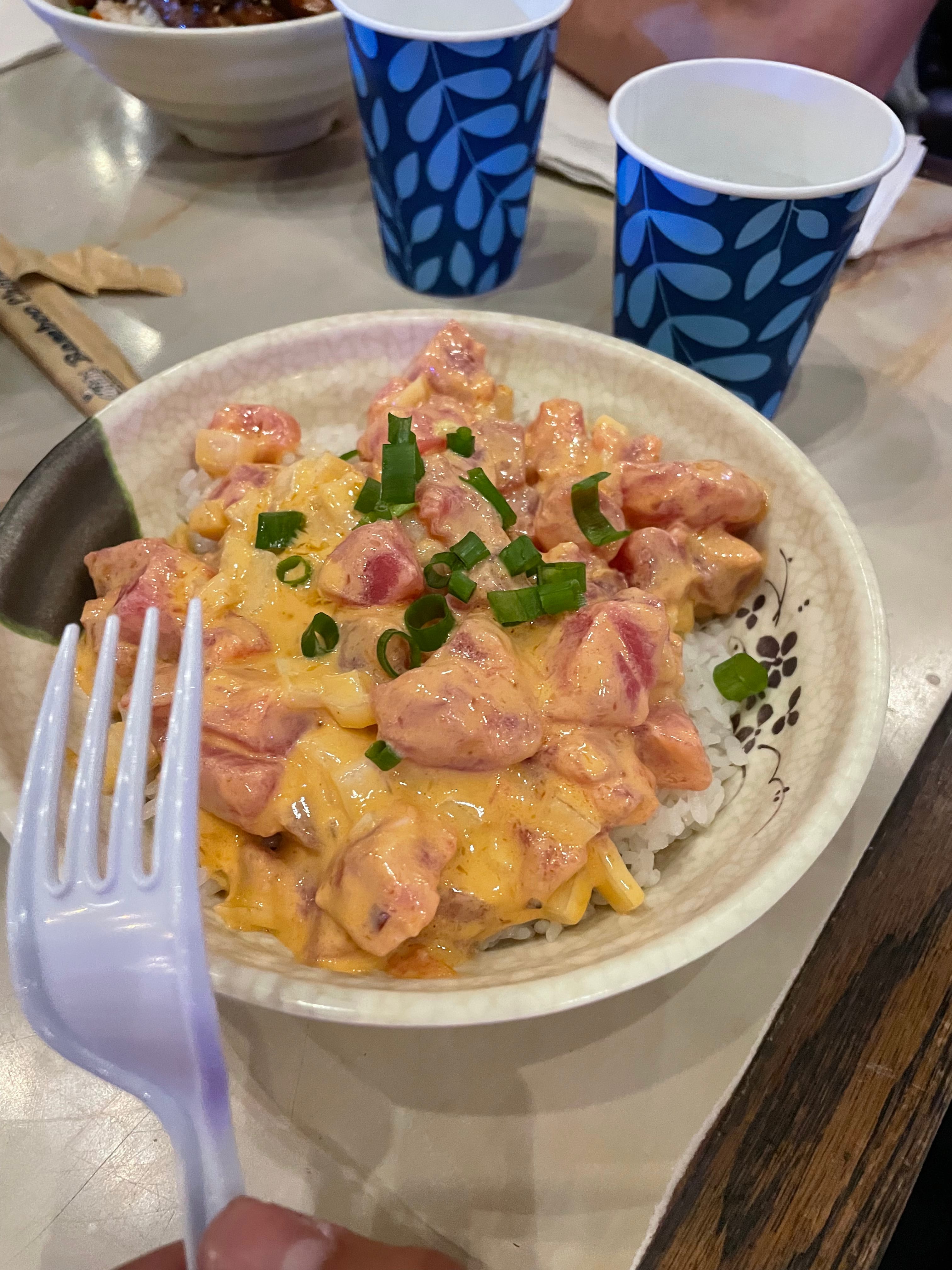 Frische Poke Bowl auf Oahu