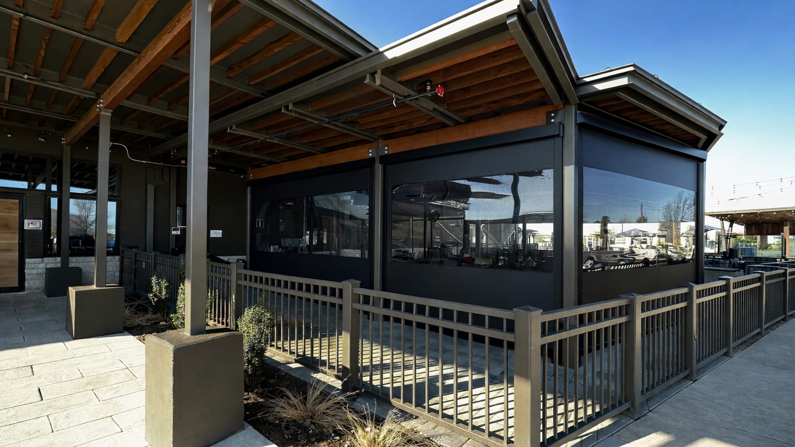 V-Track restaurant patio screens in Houston, Texas