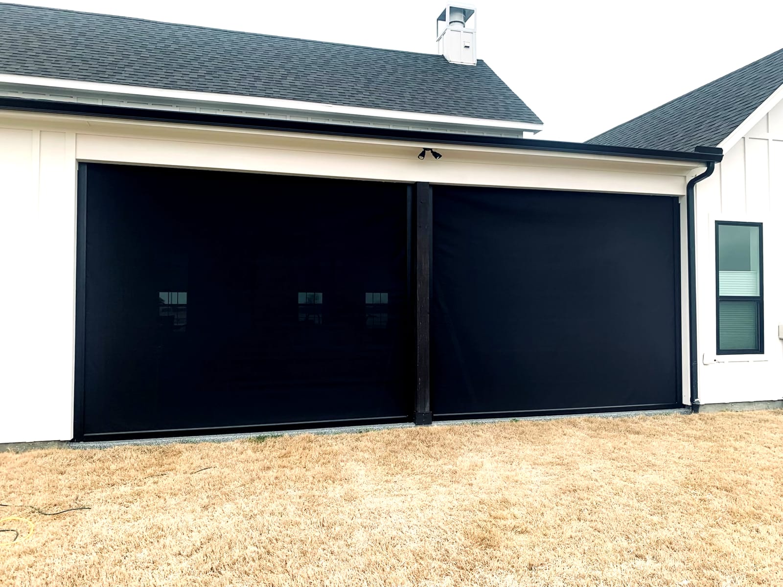 V-Track outdoor screen installation