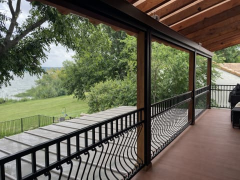 V-Track retractable patio screen in Arlington, Texas