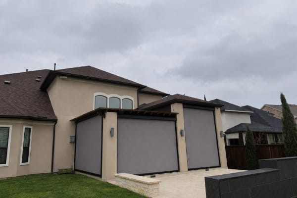 V-Track retractable patio screen near Pasadena