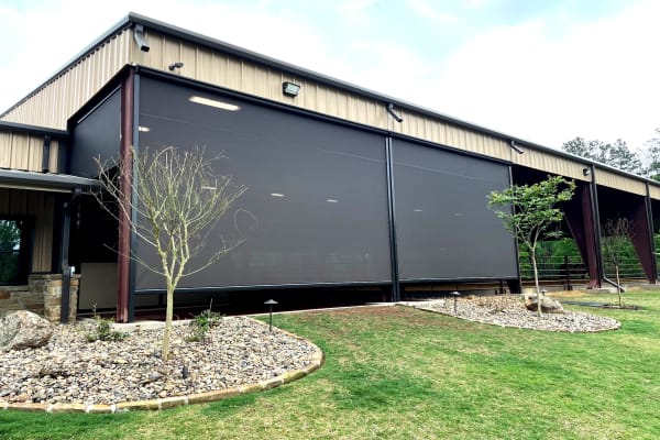 V-Track retractable patio screen near Pflugerville