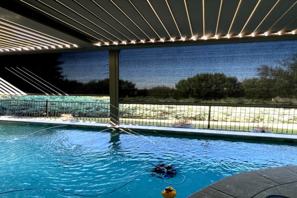 V-Track retractable patio screen near Grand Prairie