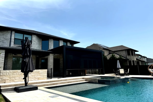 V-Track screen system by pool