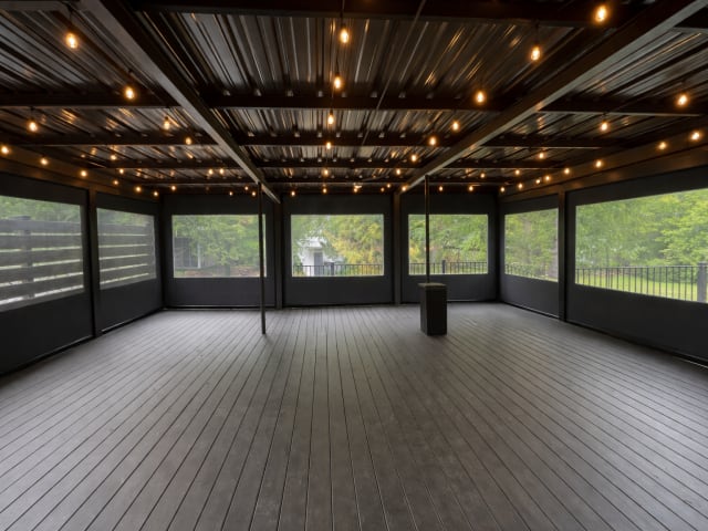 V-Track screen system on gazebo in Prosper