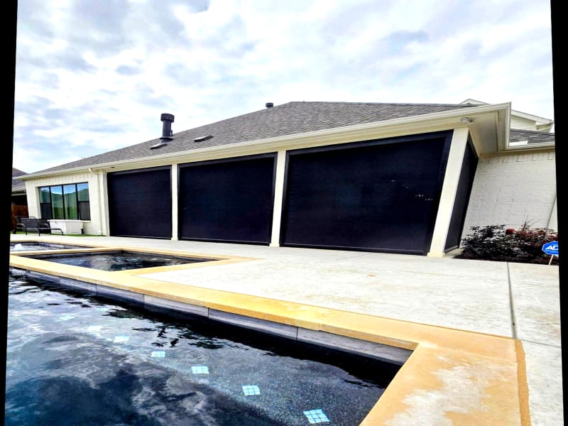 V-Track motorized screen pool area perspective