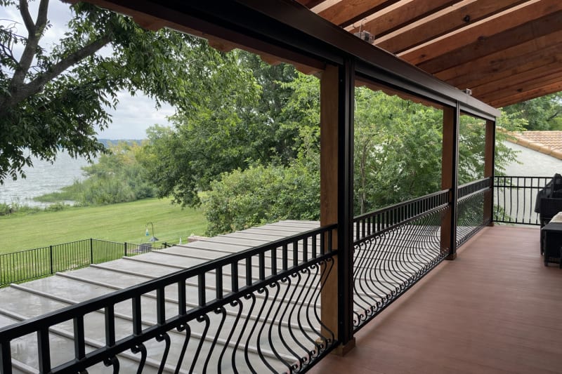 V-Track retractable patio screen in Arlington, Texas