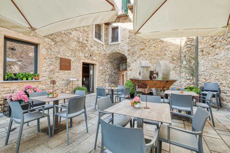 Bene Wine & Kitchen  - Arpa Oxun Corten, Arpa Voyage Copper 