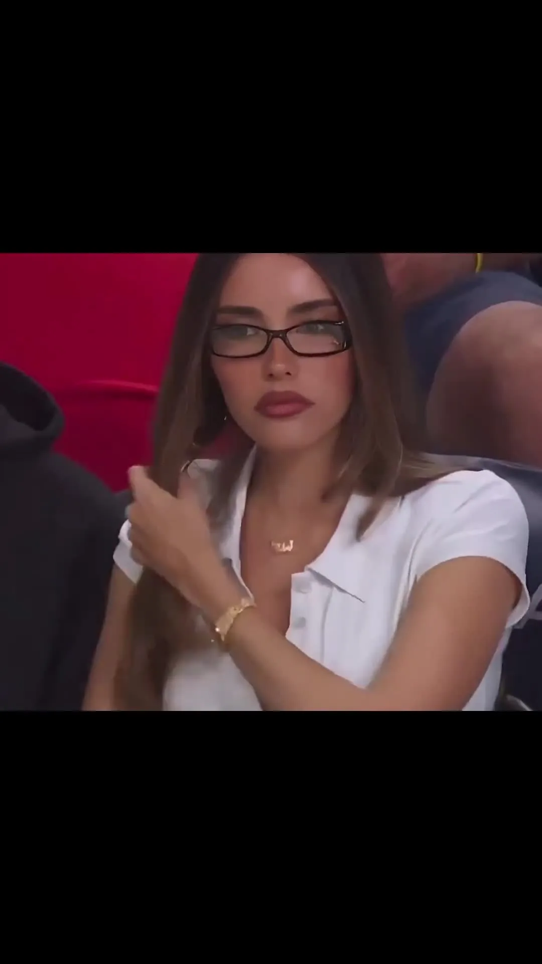 Madison Beer Receptionist