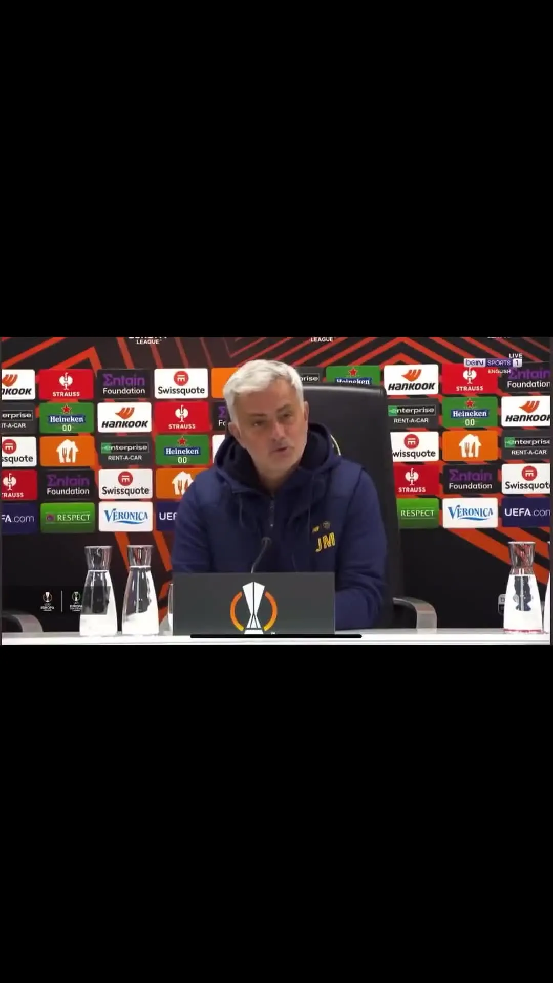 Mourinho Smirking at Press Conference