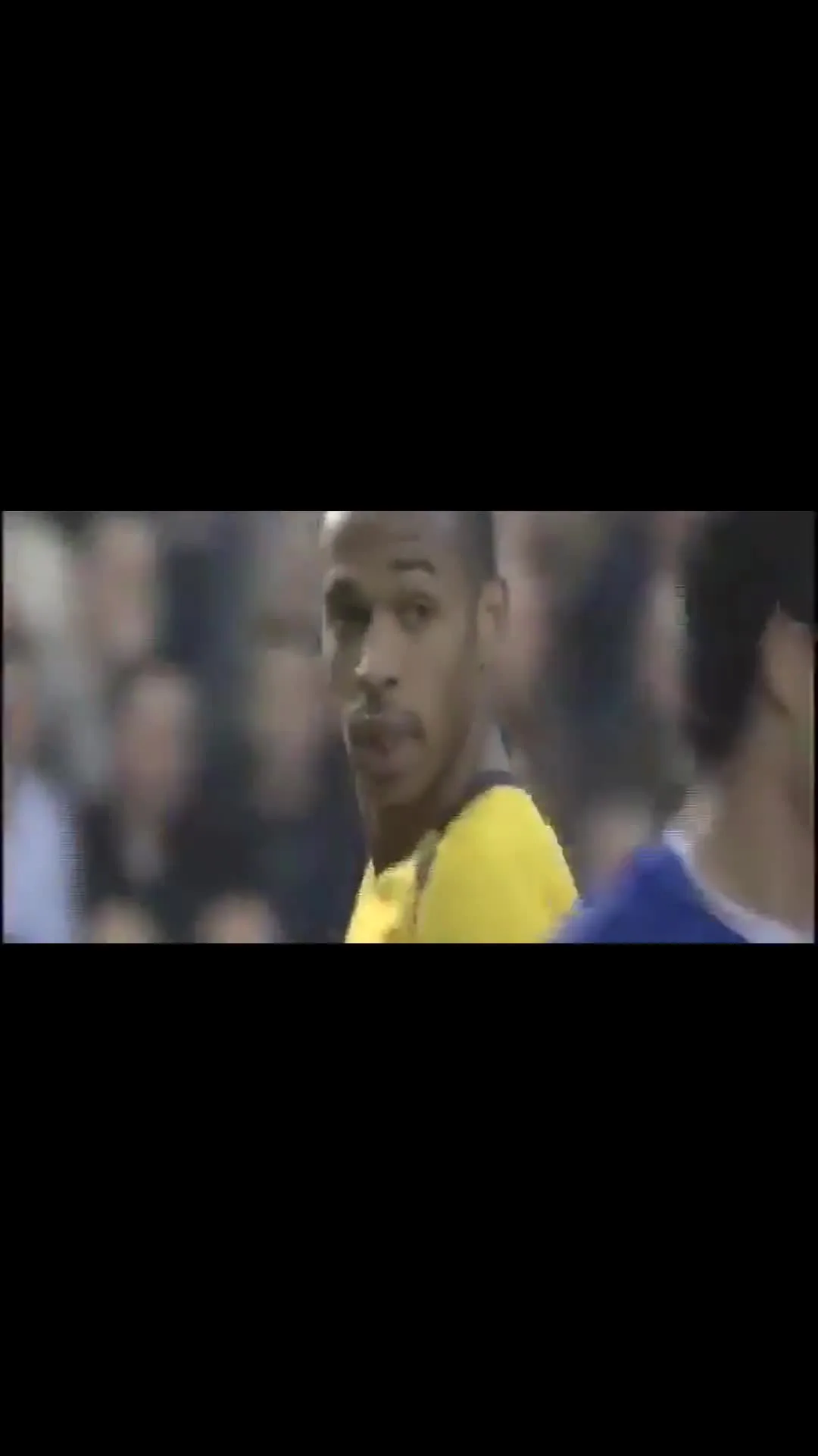 Henry Shaking Head as Arteta Walks Past