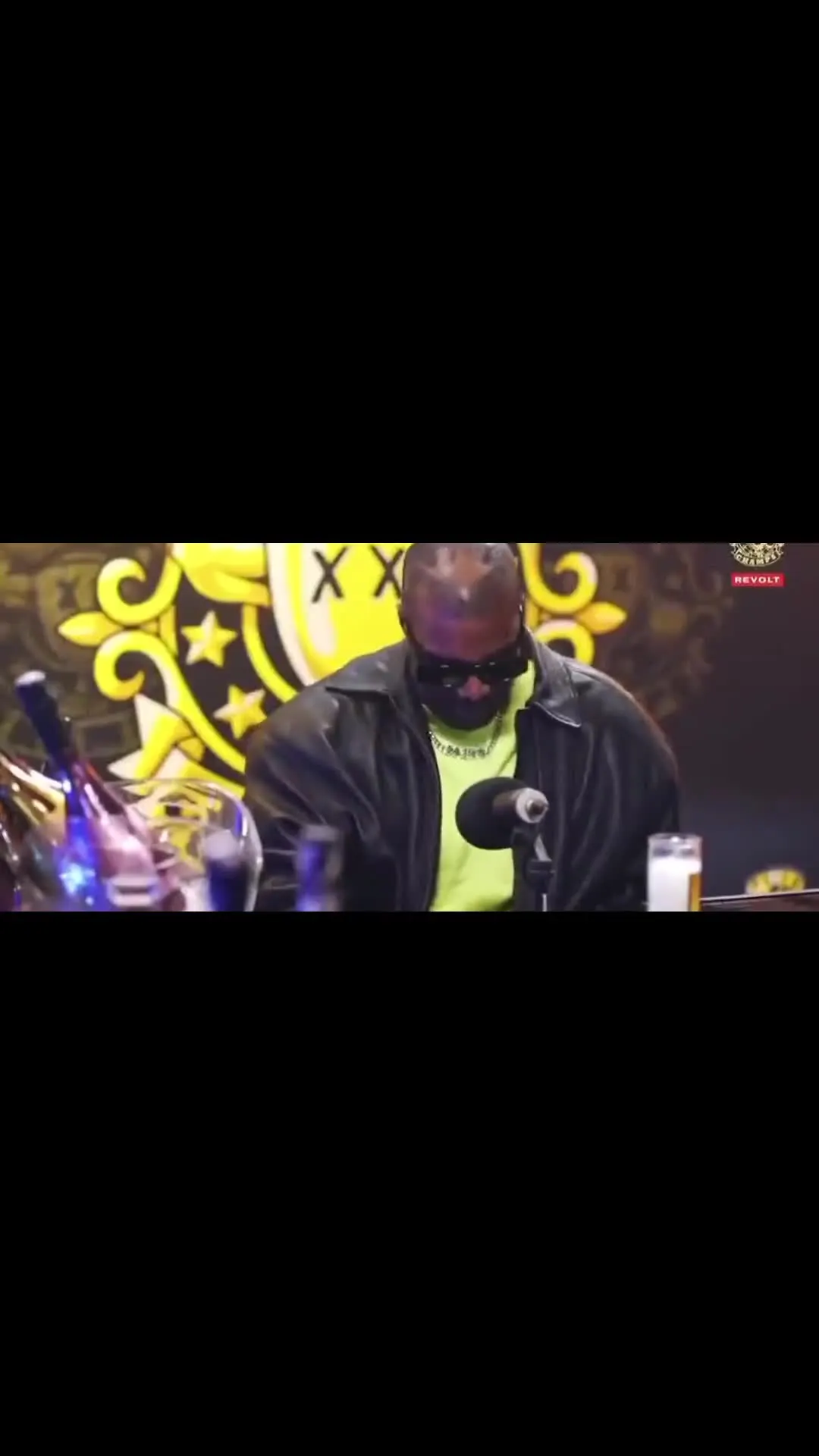 Kanye Drink Champs Pause Before Speaking
