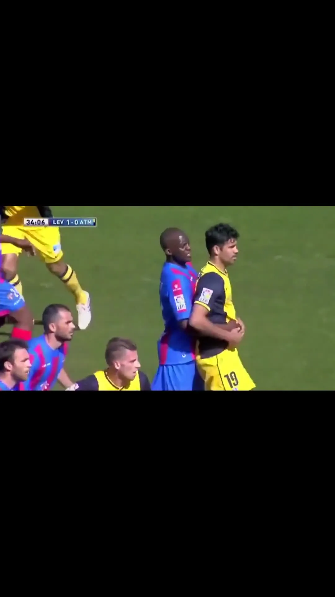 Diego Costa Fight with Mohamed Sissoko