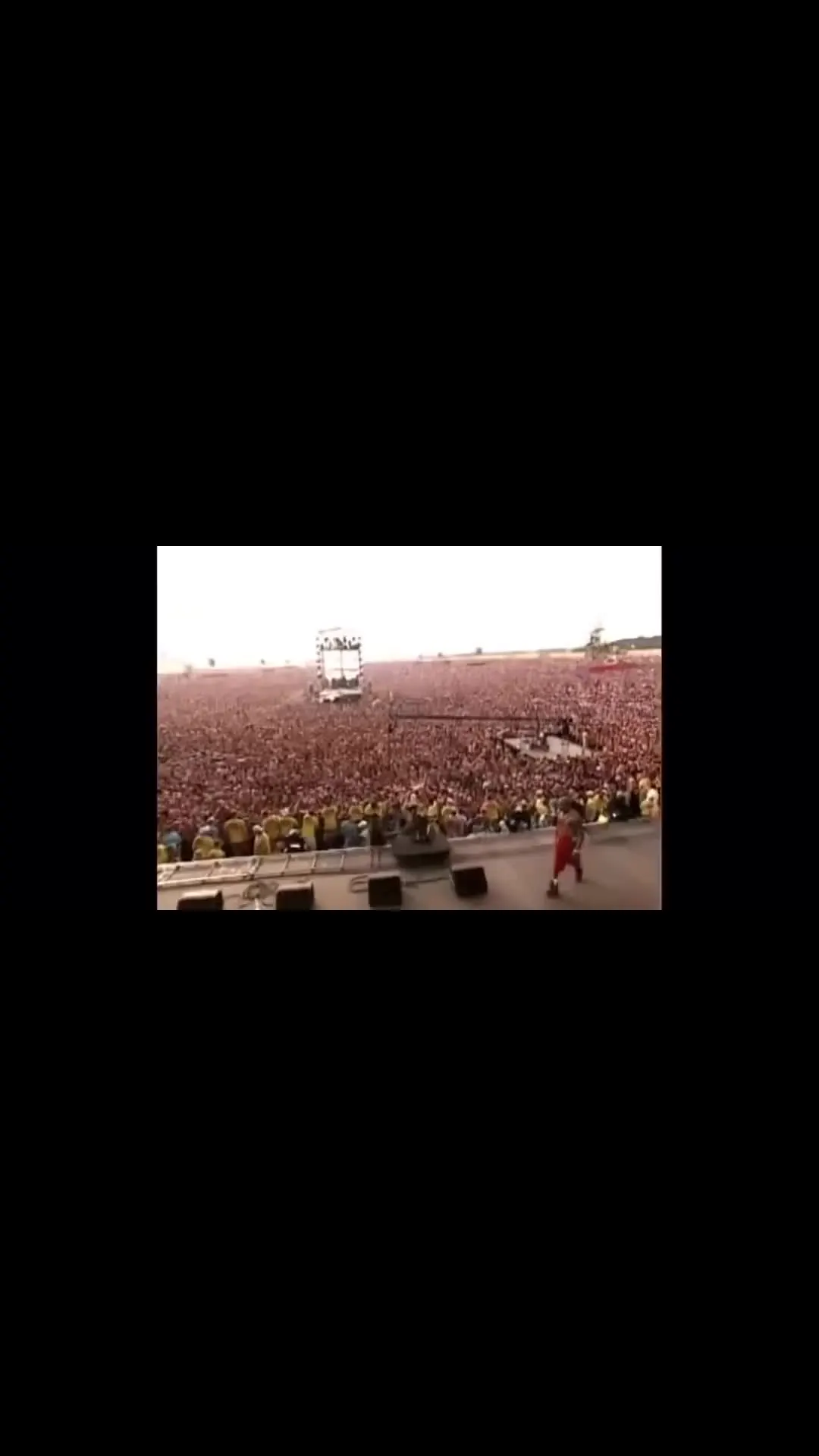 DMX Performing to Massive Woodstock 99 Crowd