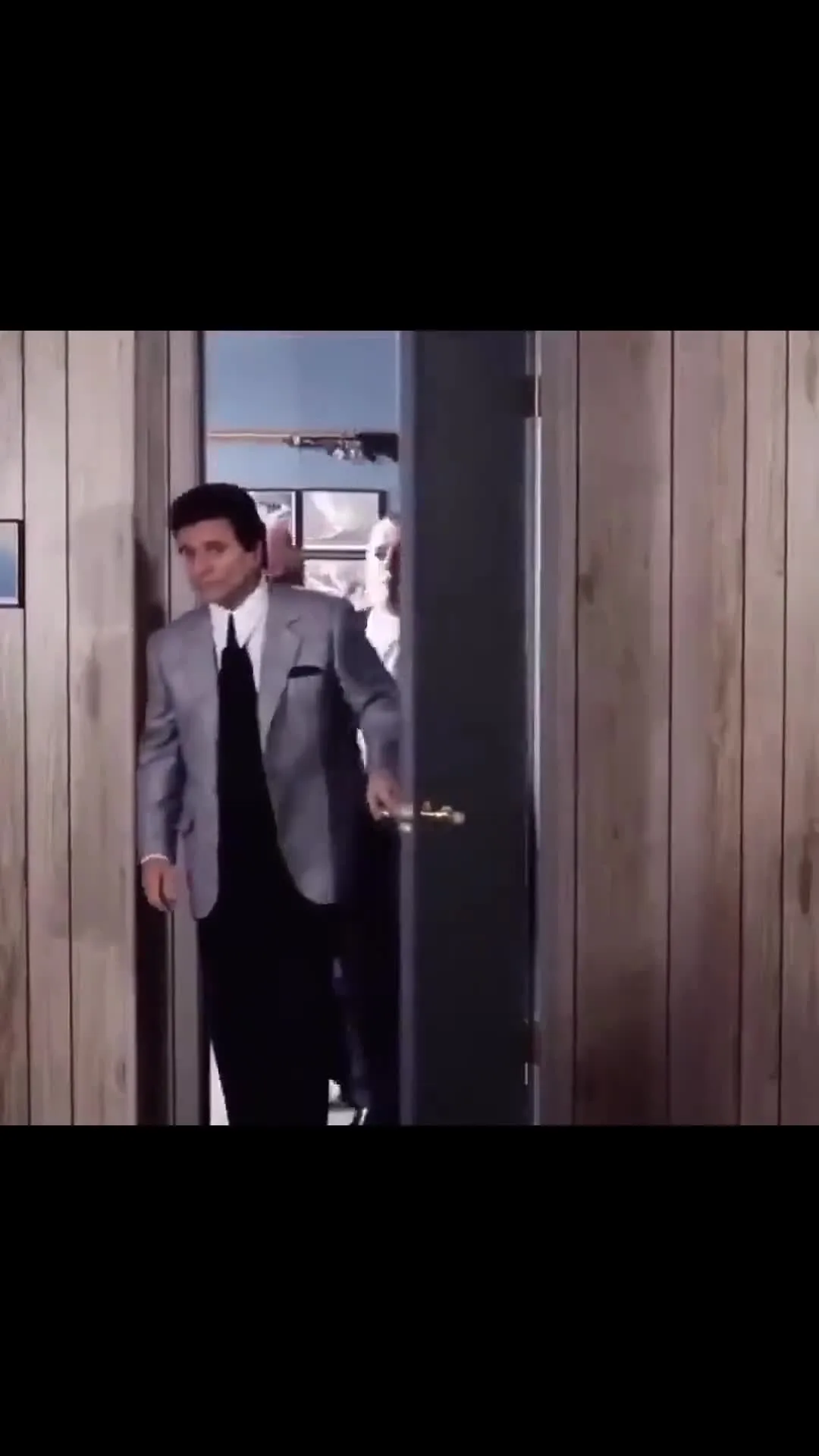 Tommy Walks Into the Trap in Goodfellas
